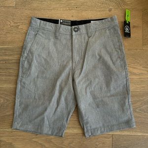 BRAND NEW VOLCOM SHORTS